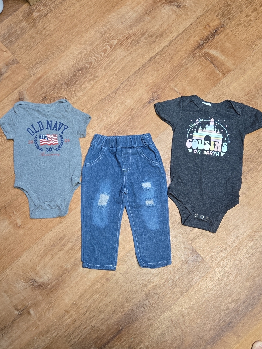 ☀️Lot Of 3 Clothes 12-18mths
